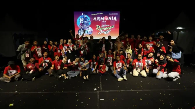 Kemeriahan acara Dies Natalis sekolah yang dikelola Radar Kediri Institute