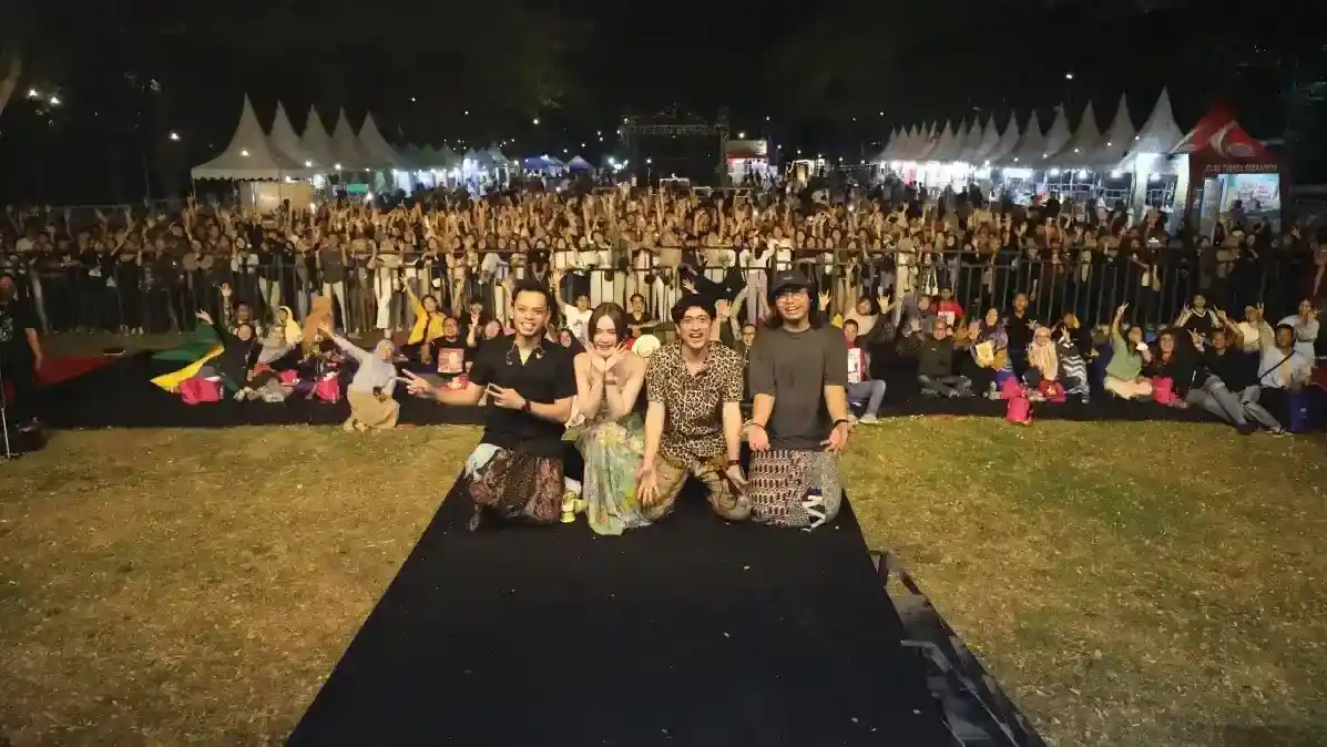 Tim Event Organizer Radar Kediri Institute mengelola acara Dies Natalis sekolah secara profesional