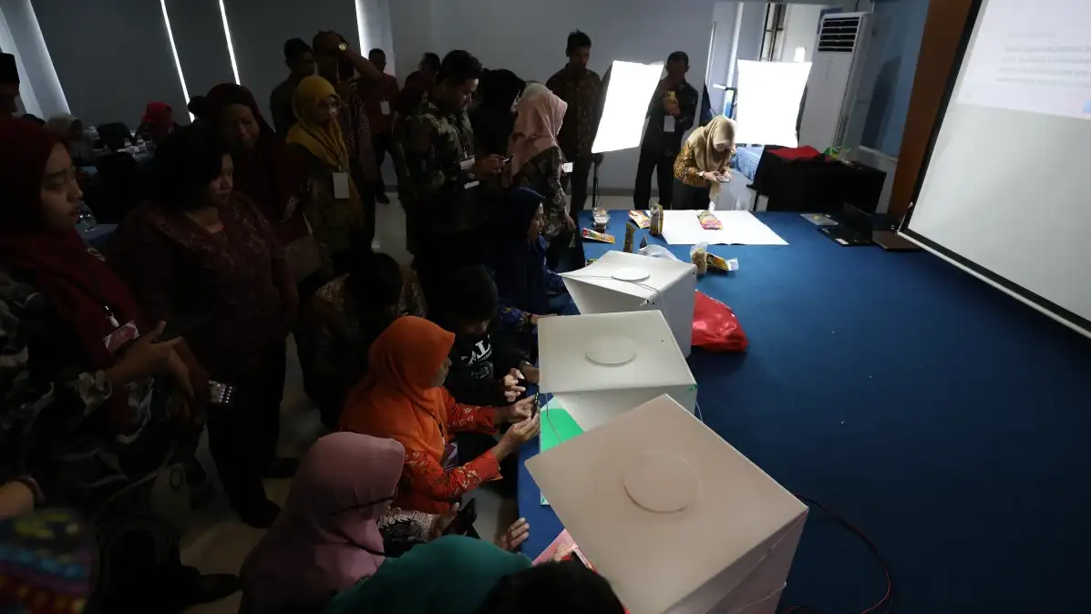 Sesi branding digital dan pembuatan identitas brand peserta