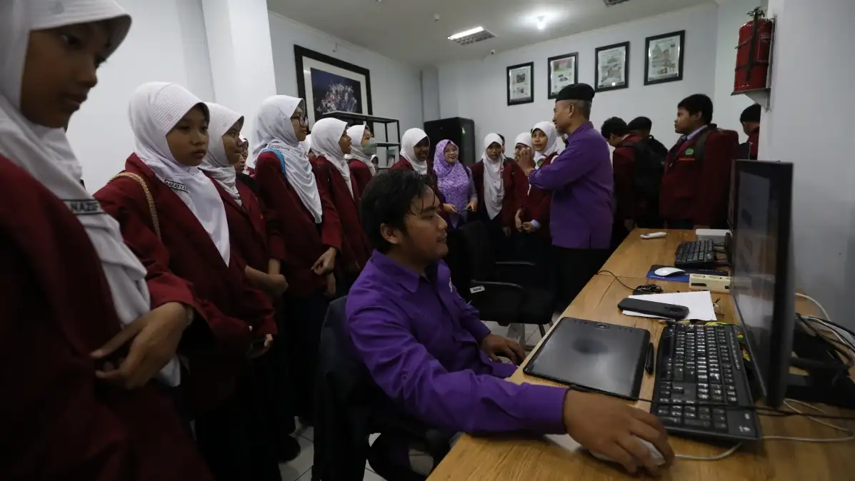 Pelatihan Journalist Kids Experience bersama Radar Kediri Institute